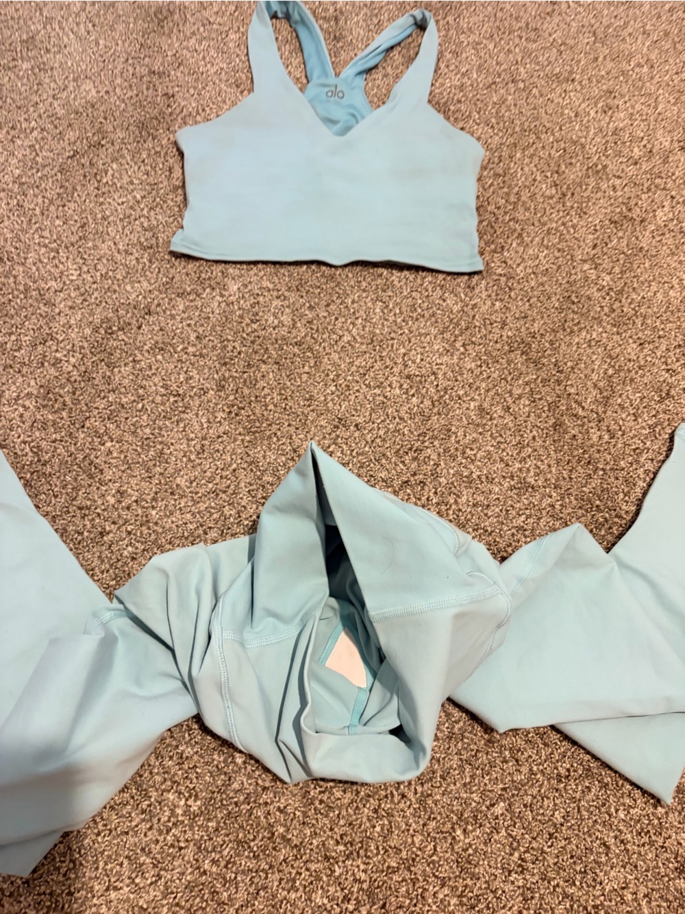 ALO Yoga Powder Blue V-Neck Sports Bra & High-Waist Leggings Set - Picture 9 of 13